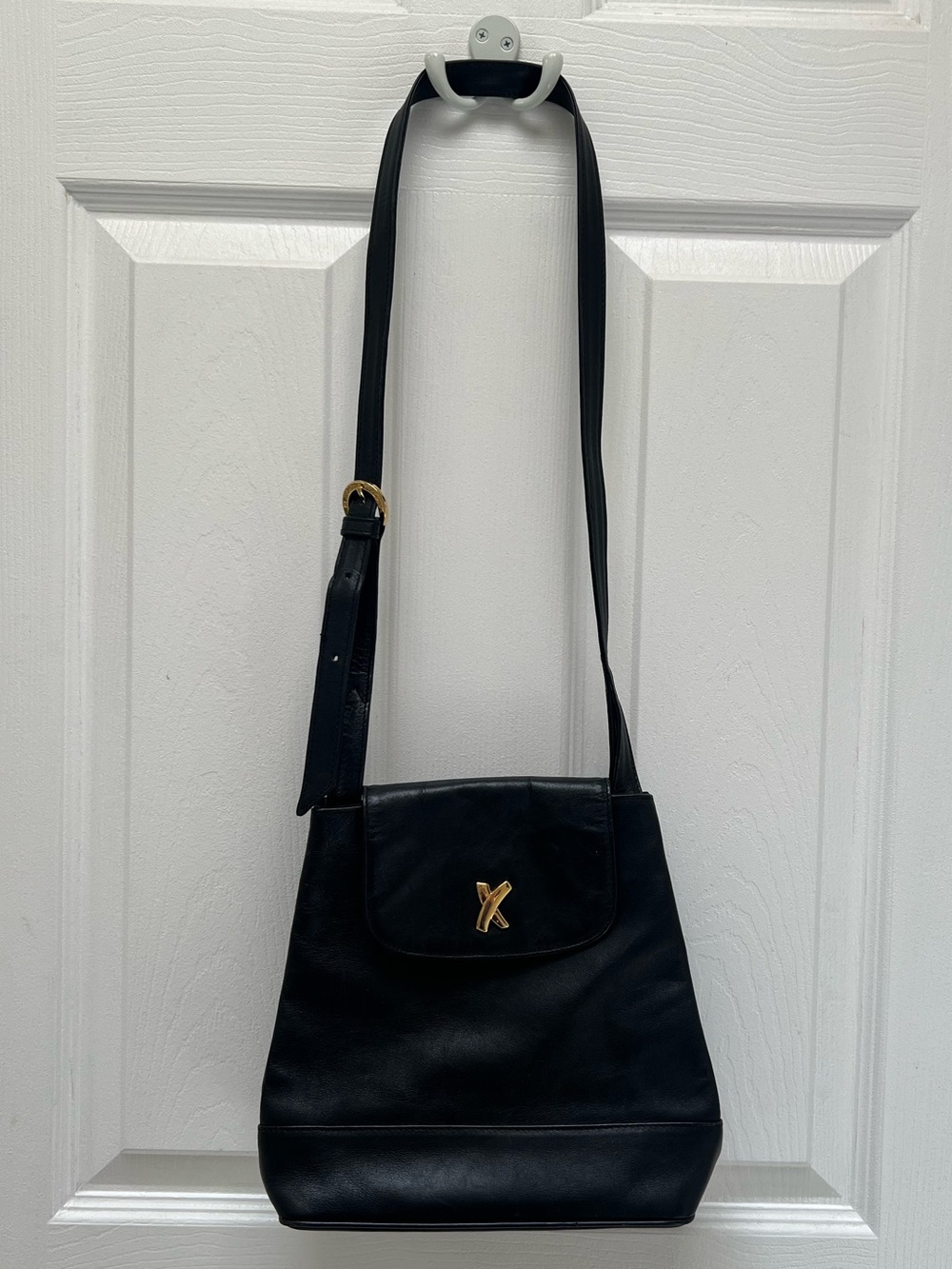 Paloma Picasso Black Leather Top Flap Shoulder Purse Bag with Gold Hardware - Picture 5 of 10